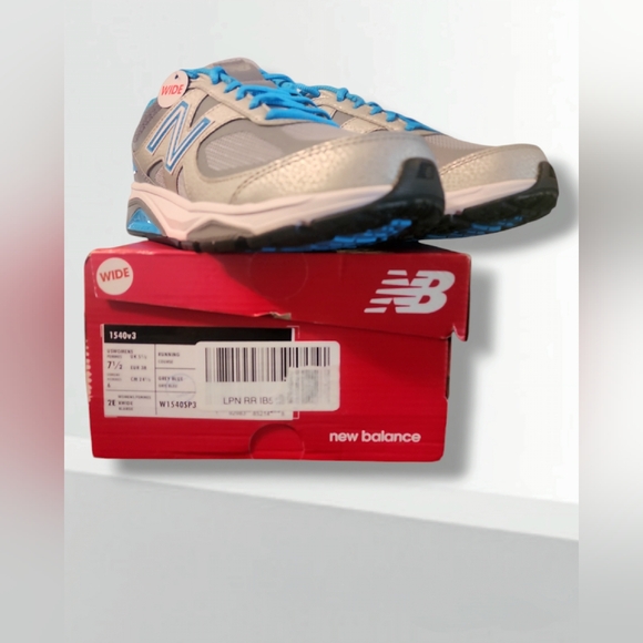 MSRP$180 New Balance 1540v3 Silver Polaris Women's Size 7.5 W 2E. NIB - Picture 6 of 12